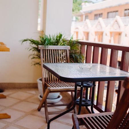 Patong Beach Side Hotel Dış mekan fotoğraf